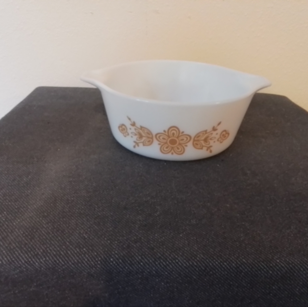 Vintage PRYEX Butterfly Gold 1.5 PT Bowl